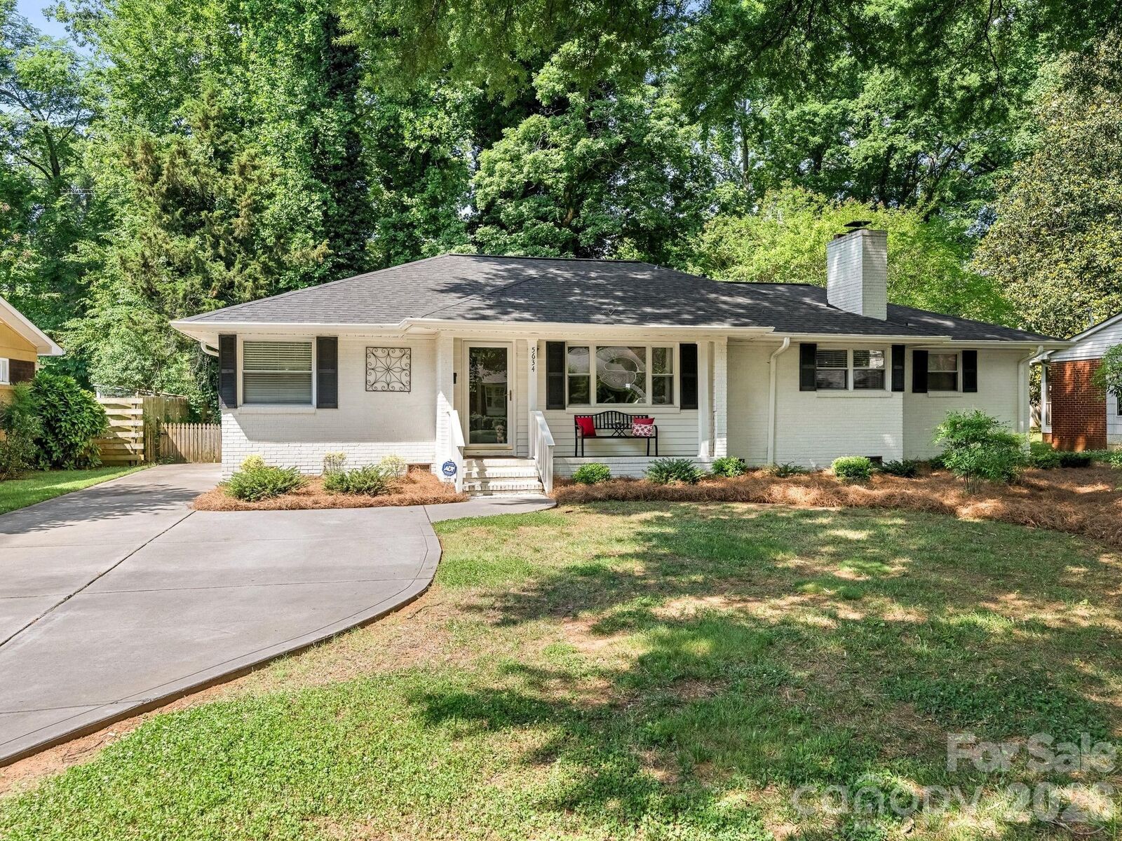 Property Photo:  5634 Wedgewood Drive  NC 28210 