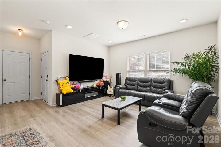 Property Photo: 4627 Shattalon Drive NC 27106