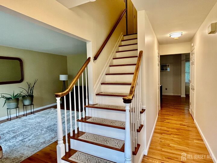 Property Photo:  46 Lynn Court  NJ 08902 