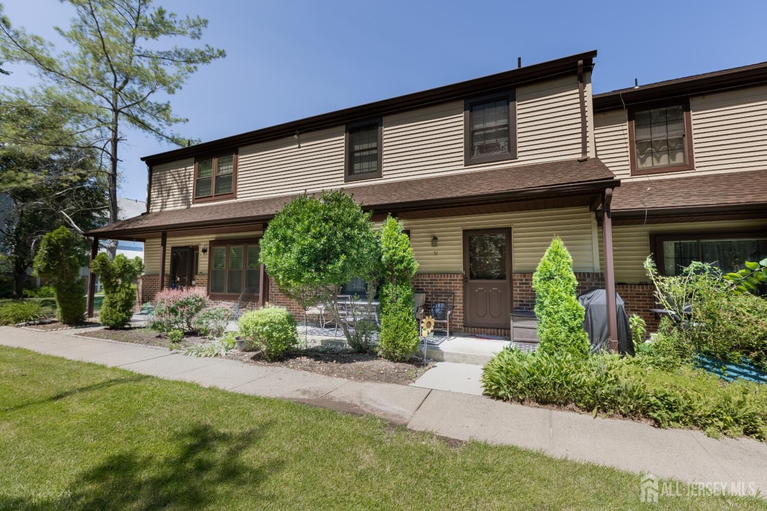 Property Photo:  51 Aspen Drive  NJ 08902 