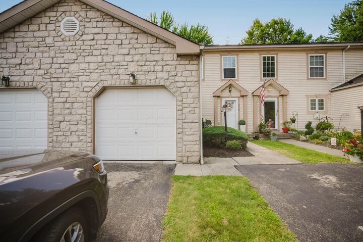Property Photo: 970 Sara Court OH 43062