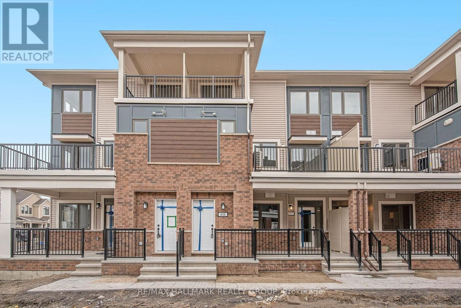 Property Photo:  279 Zenith Private  ON K2J 6N2 
