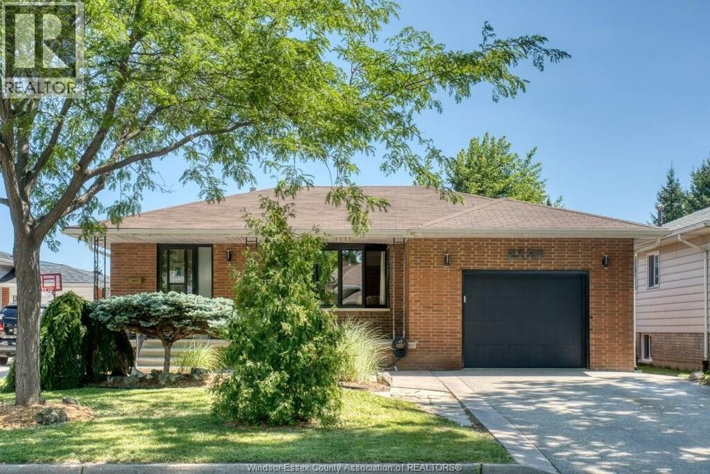 Property Photo: 2954 Rushton Drive ON N8R 1M4