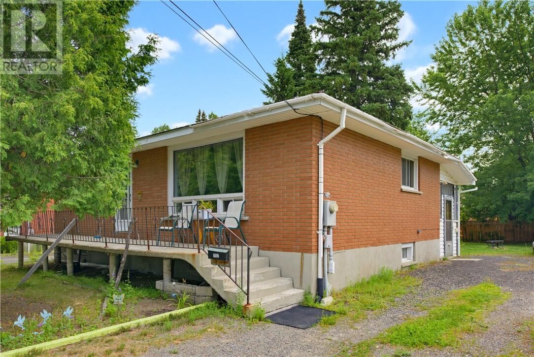 Property Photo:  782 Westmount  ON P3A 1C2 