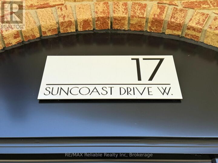 Property Photo:  17 Suncoast Drive West  ON N7A 4H1 