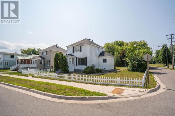 Property Photo: 275 John St ON P6A 1P4