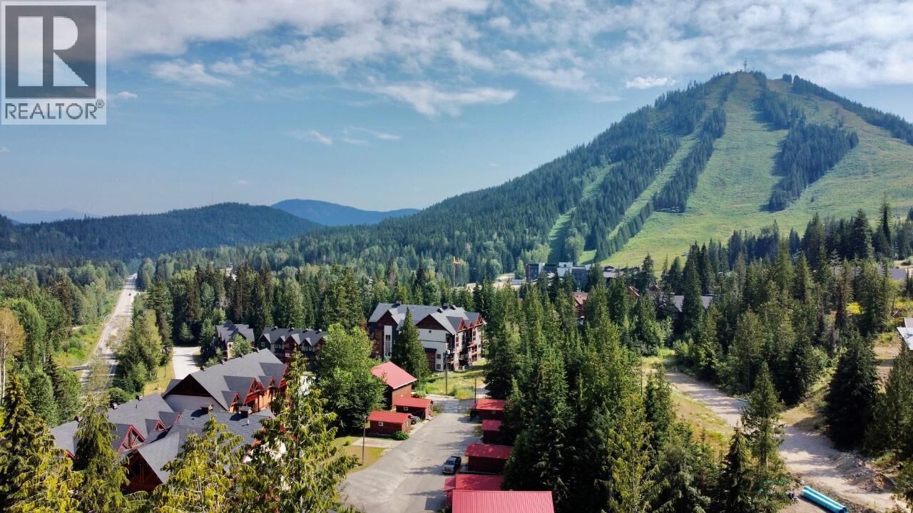 Property Photo:  1018 Olaus Way  BC V0G 1Y0 