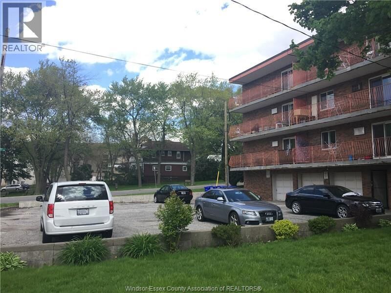 Property Photo:  3044 Sandwich 202  ON N9C 1A4 