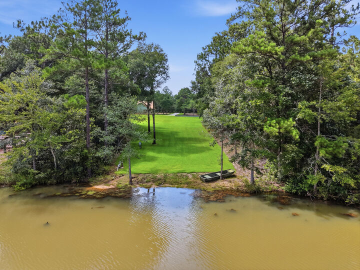 Property Photo:  108 Creek Drive  FL 32536 