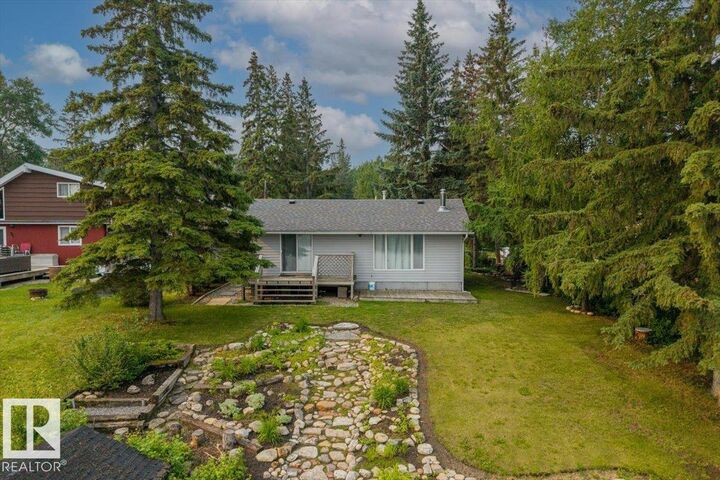 Property Photo: 5564 Nakamun Drive AB T0E 1A0
