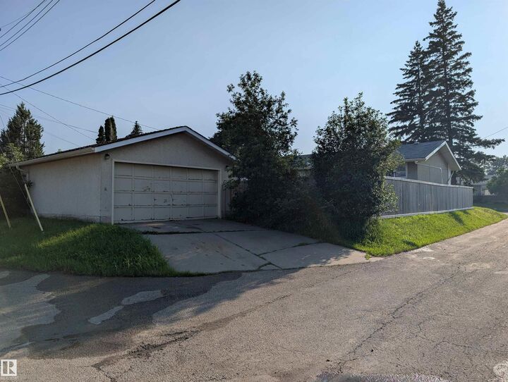 Property Photo:  9325 168 Street NW  AB T5R 2W1 