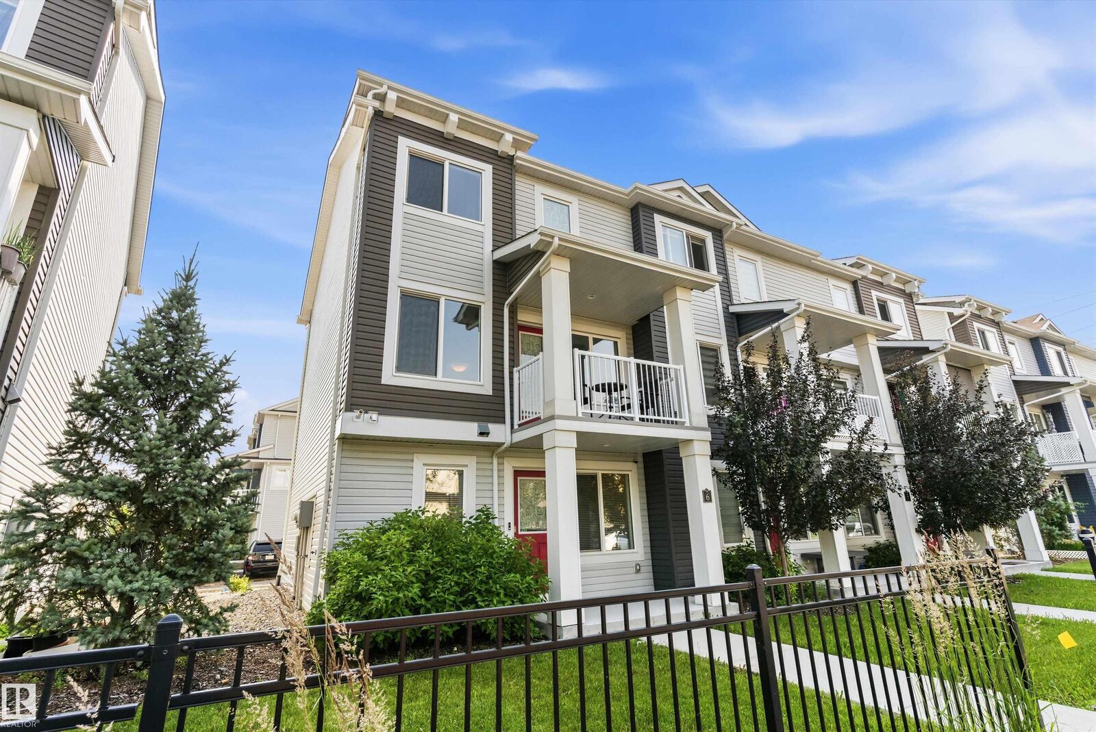 Property Photo: 16335 84 Street NW 6 AB T5Z 0S1