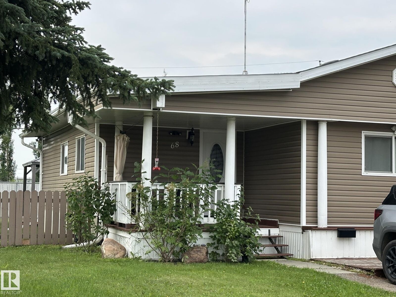 Property Photo:  4204 47 Street 68  AB T9A 2H5 