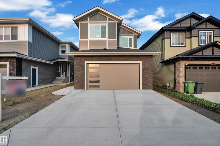 4005 39 Street — photo 1