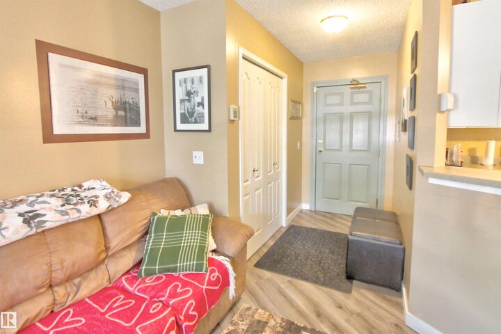 Property Photo:  2 Alpine Boulevard 106  AB T8N 3Y3 