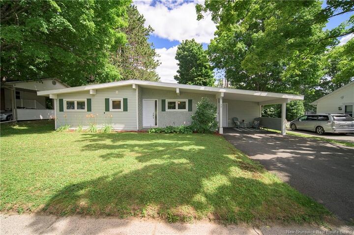 72 Woodmount Drive — photo 1