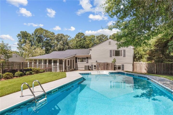 Property Photo: 472 Barnesdale Drive GA 30068