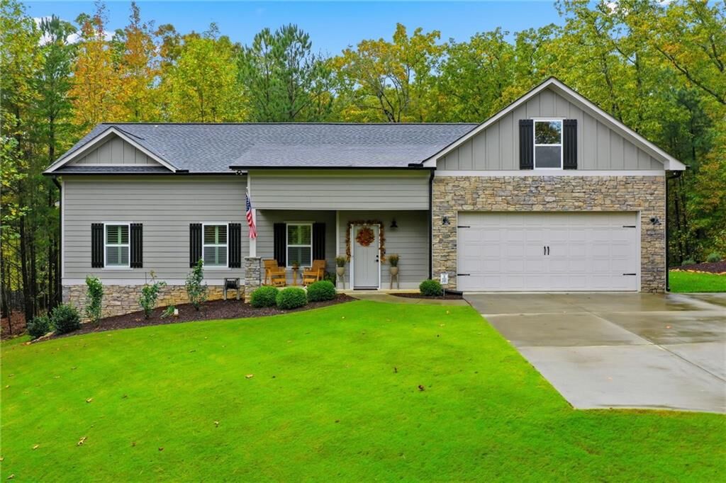 Property Photo:  221 Windsor Way  GA 30143 