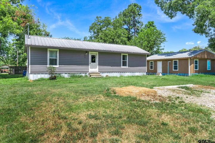 Property Photo:  195 N Wood St.  TX 75440 