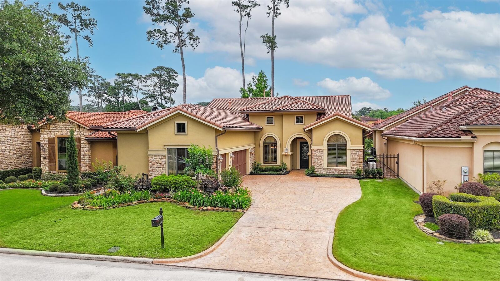Property Photo: 3023 Serena Vista Way TX 77068