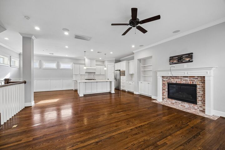 Property Photo: 419 W 16th Street B TX 77008