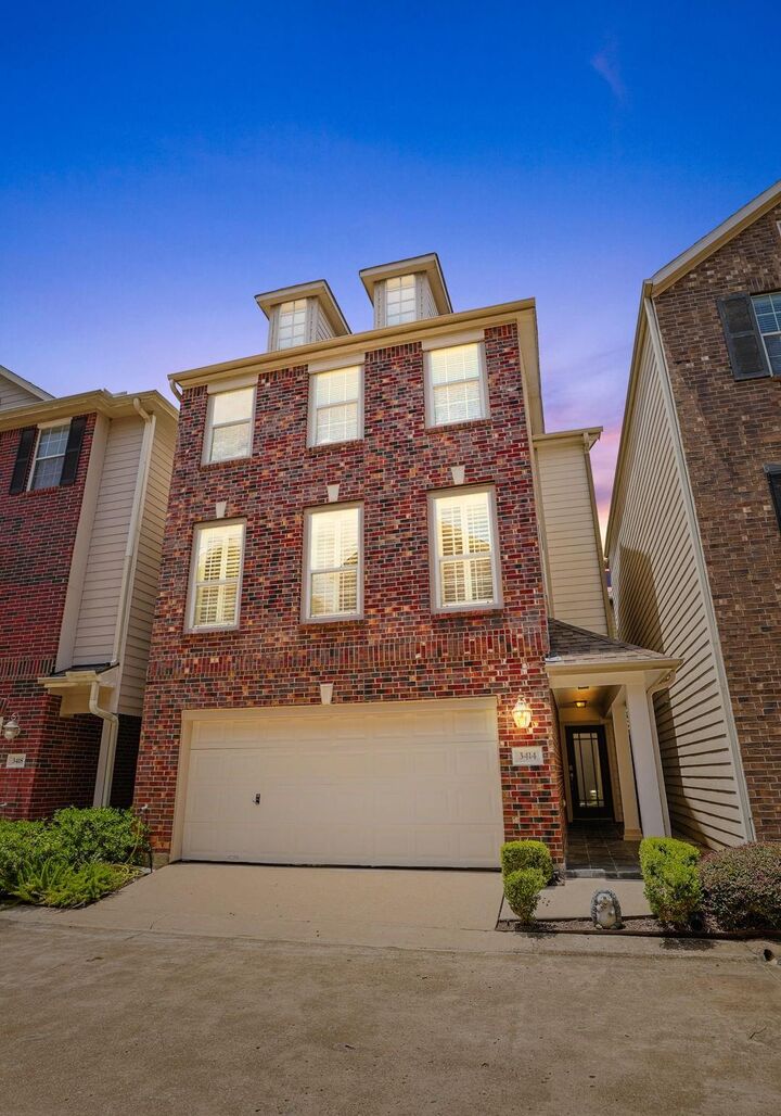 Property Photo:  3414 Skyline Village Drive  TX 77057 