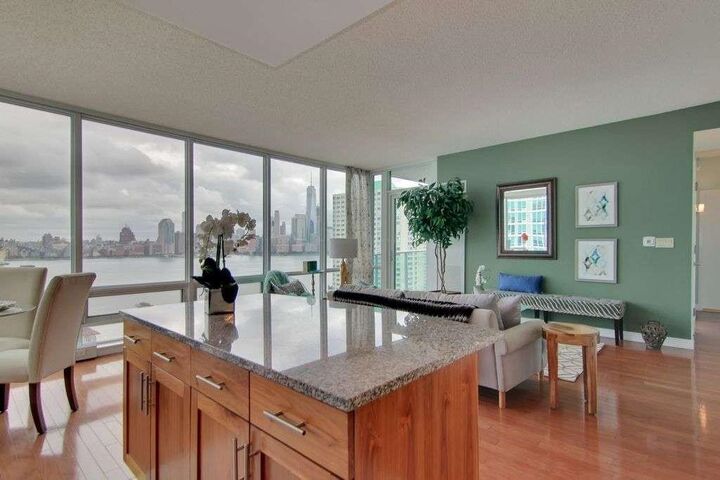 Property Photo:  20 Newport Parkway 2507  NJ 07310 