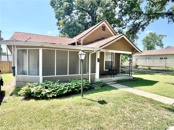 Property Photo:  1309 Irving Street  KS 67301 