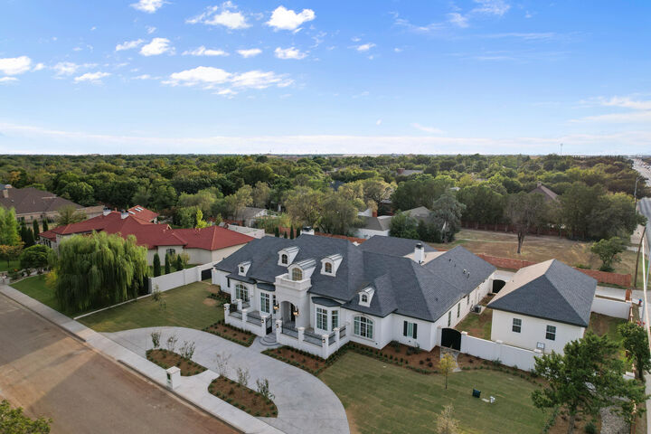 Property Photo:  1902 Aberdeen Avenue  TX 79407 