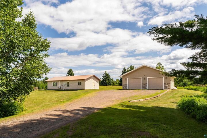 Property Photo:  4274 W Pioneer Rd  MN 55803 