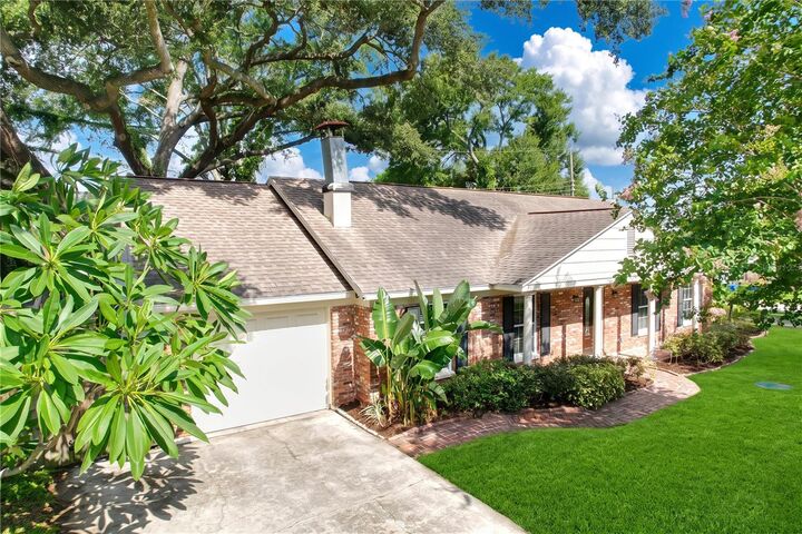 Property Photo:  3604 Marco Drive  FL 33614 