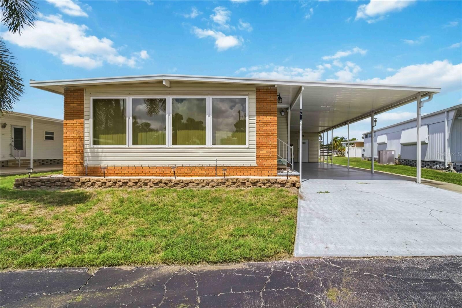 Property Photo:  5510 Denmark Drive  FL 34207 