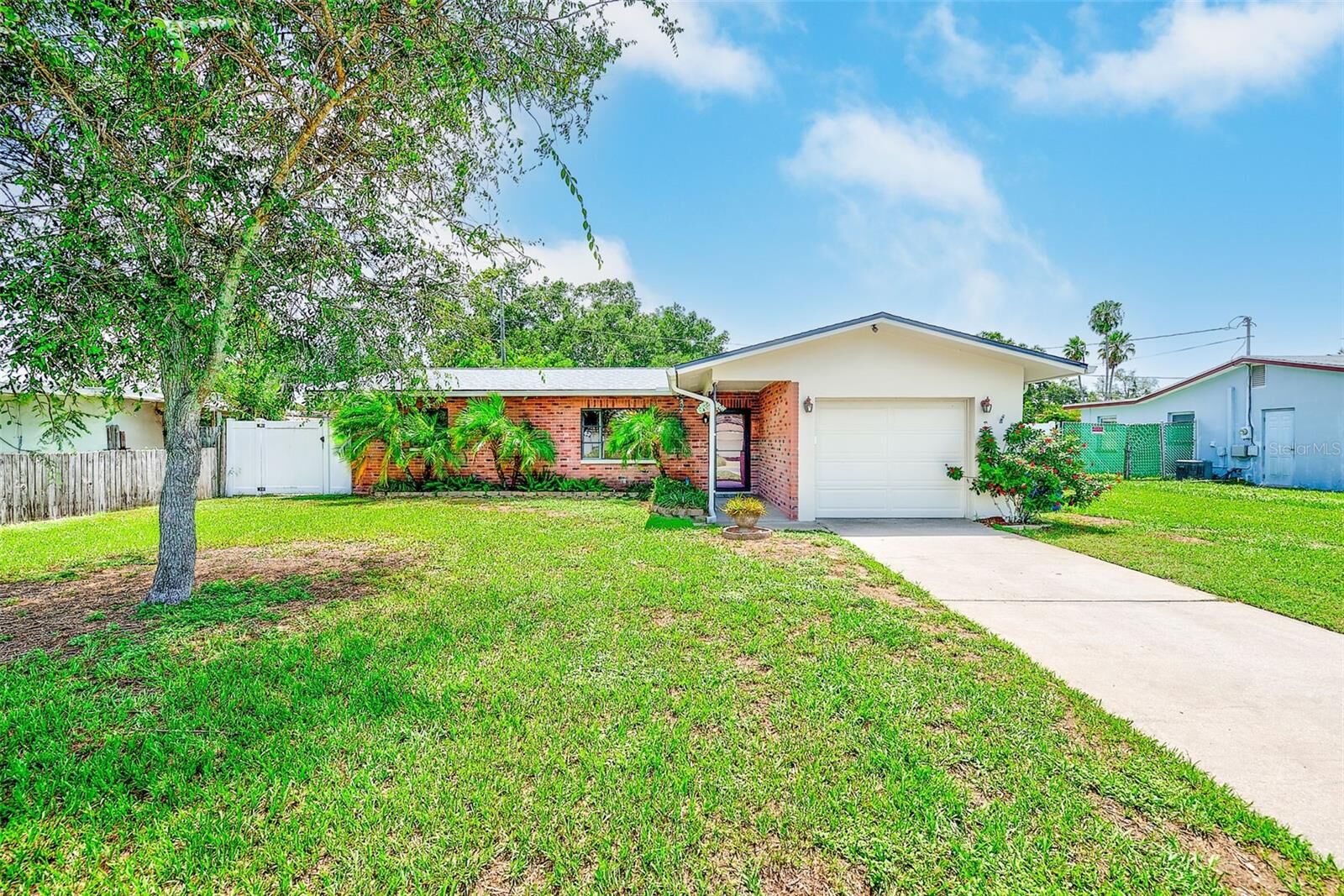 Property Photo: 929 Britton Street FL 33770