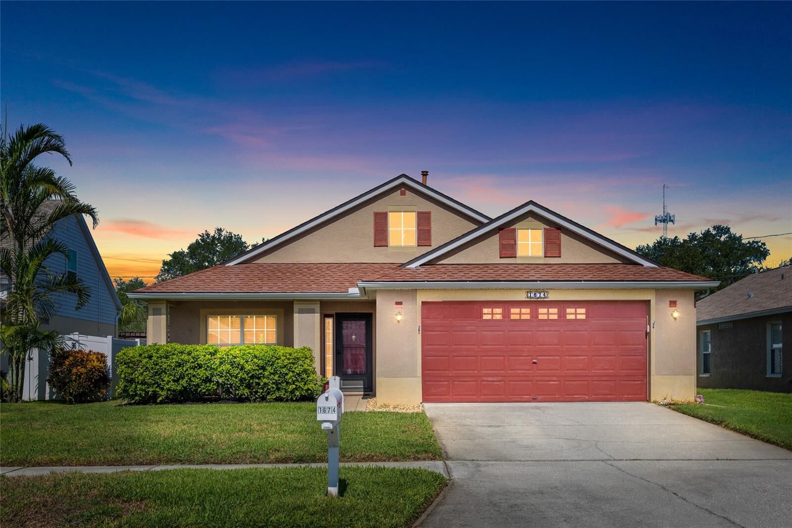 Property Photo:  1674 Meadow Oak Lane  FL 34689 