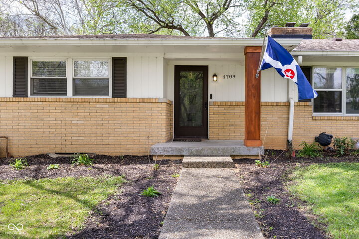 Property Photo:  4709 Andover Square  IN 46226 