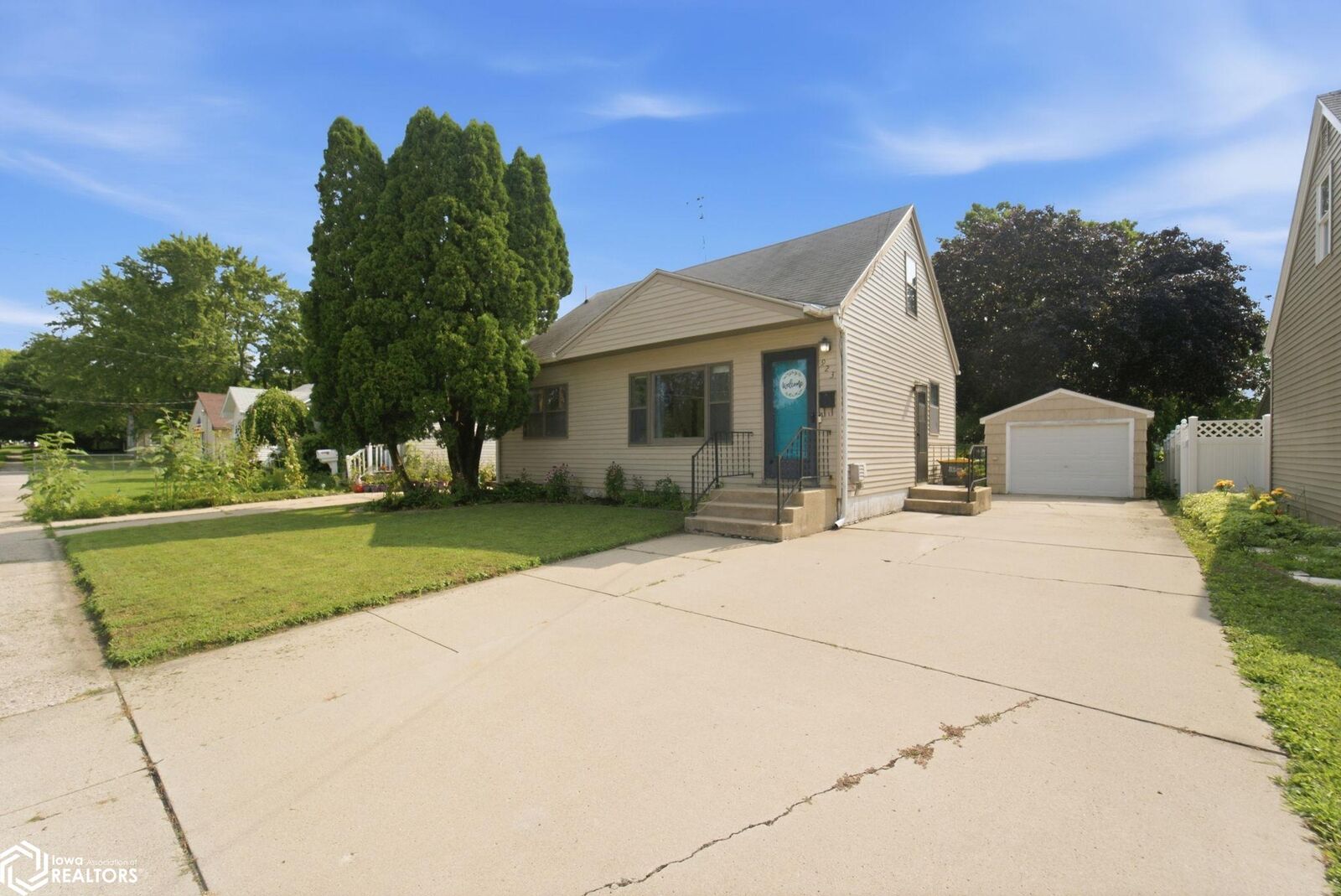 Property Photo: 923 N Tyler Avenue IA 50401