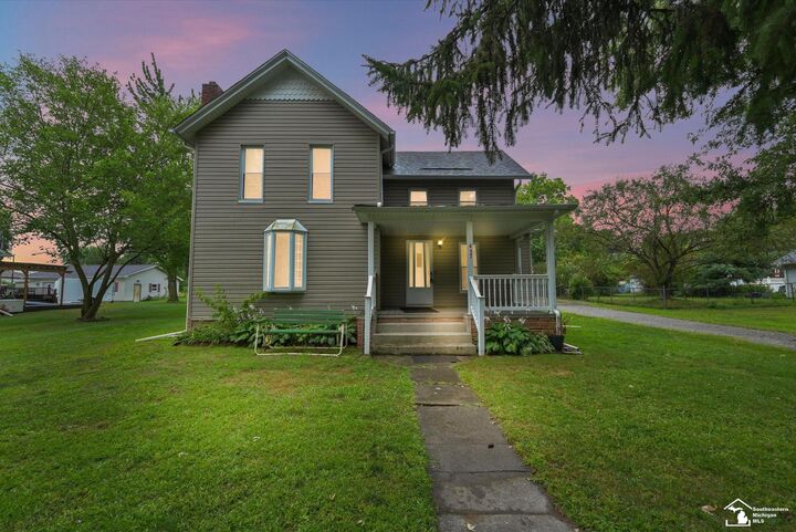 Property Photo: 437 Monroe Street MI 48117