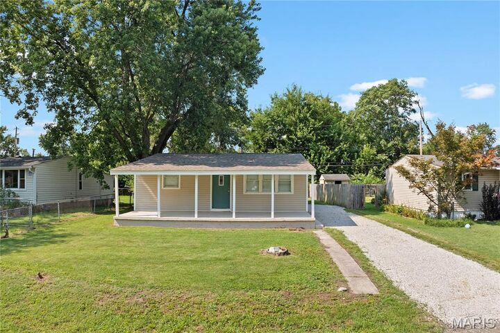 Property Photo:  2149 Miracle Avenue  IL 62040 