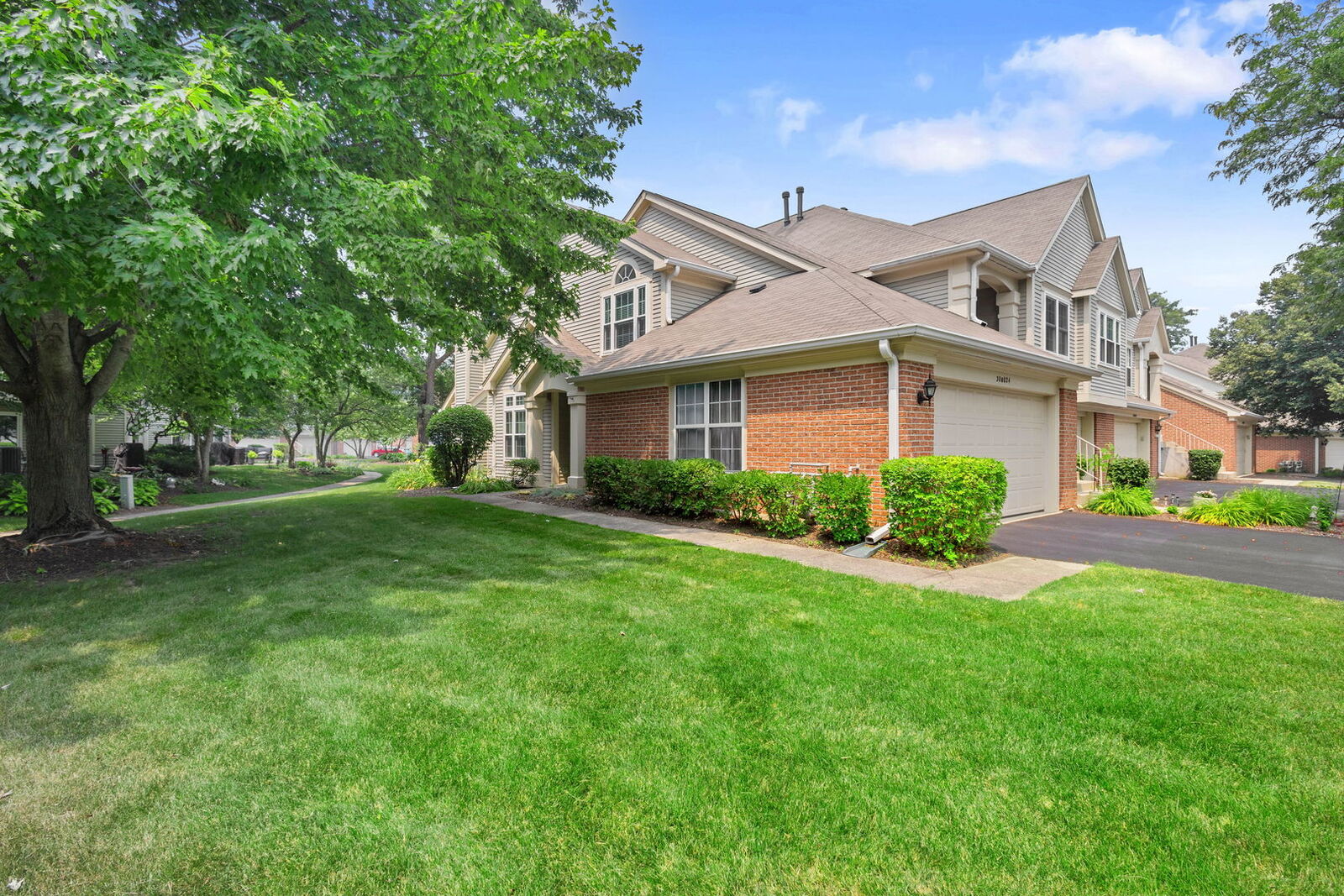 Property Photo:  30W024 Cedar Court 024  IL 60555 