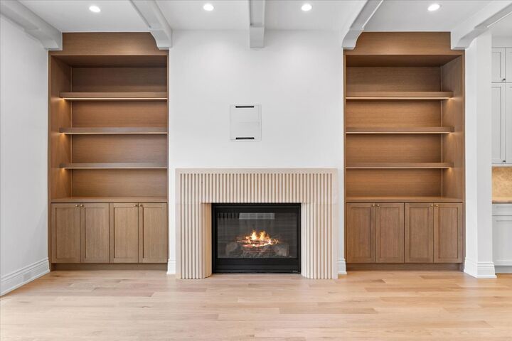 Property Photo:  2119 N Seminary Avenue  IL 60614 