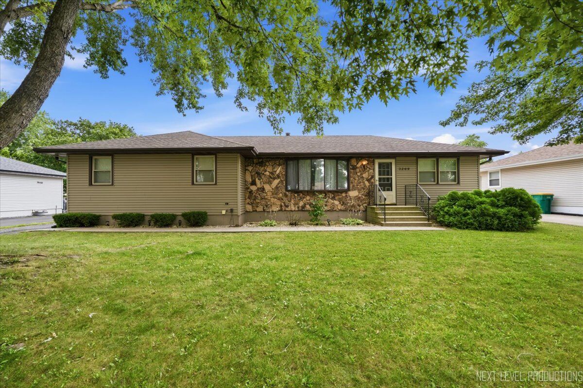 Property Photo:  3268 D Hutchison Avenue  IL 60431 