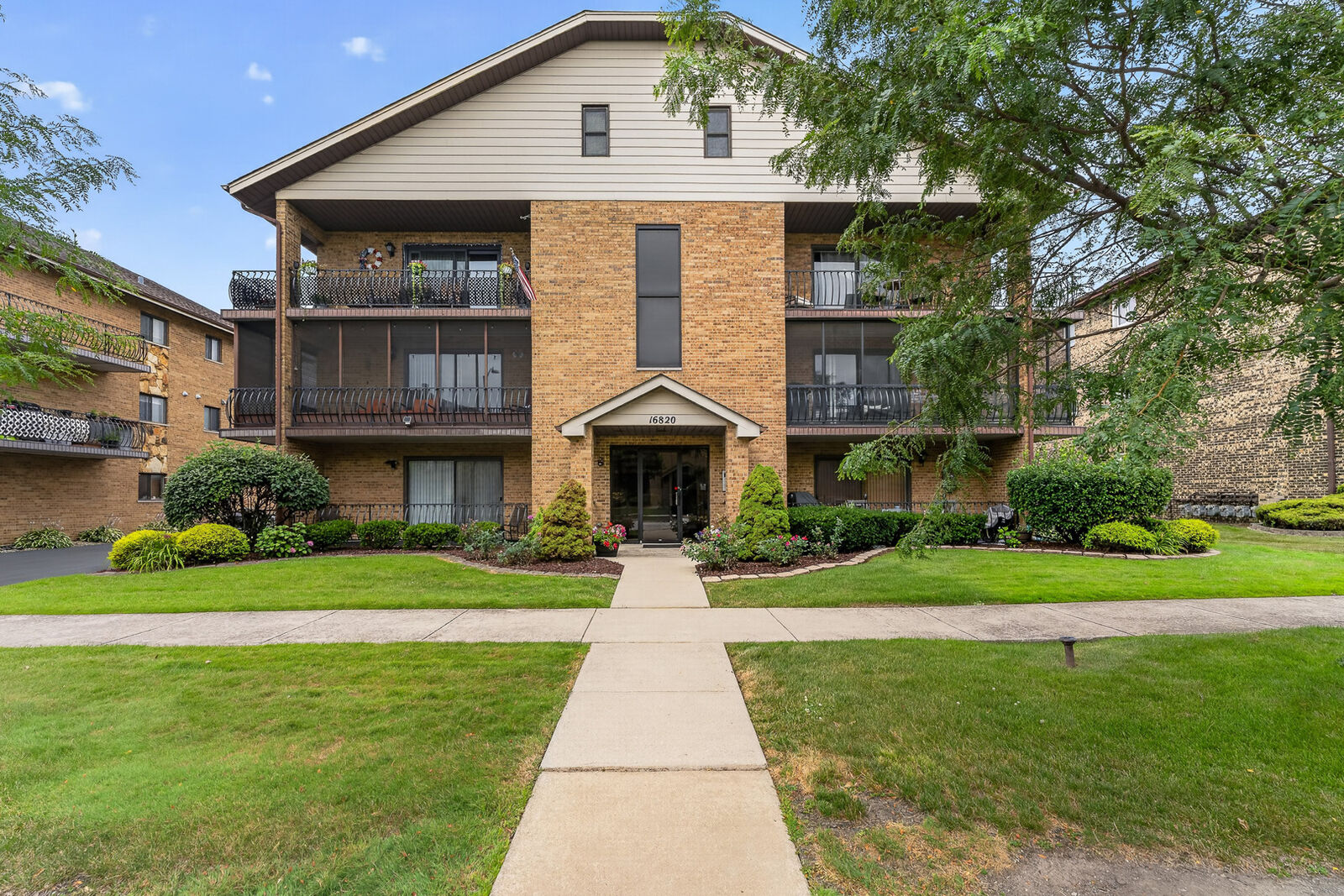 Property Photo:  16820 81st Avenue 1N  IL 60477 
