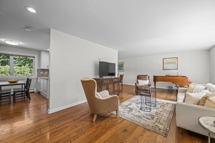 Property Photo:  1621 N Belmont Avenue  IL 60004 