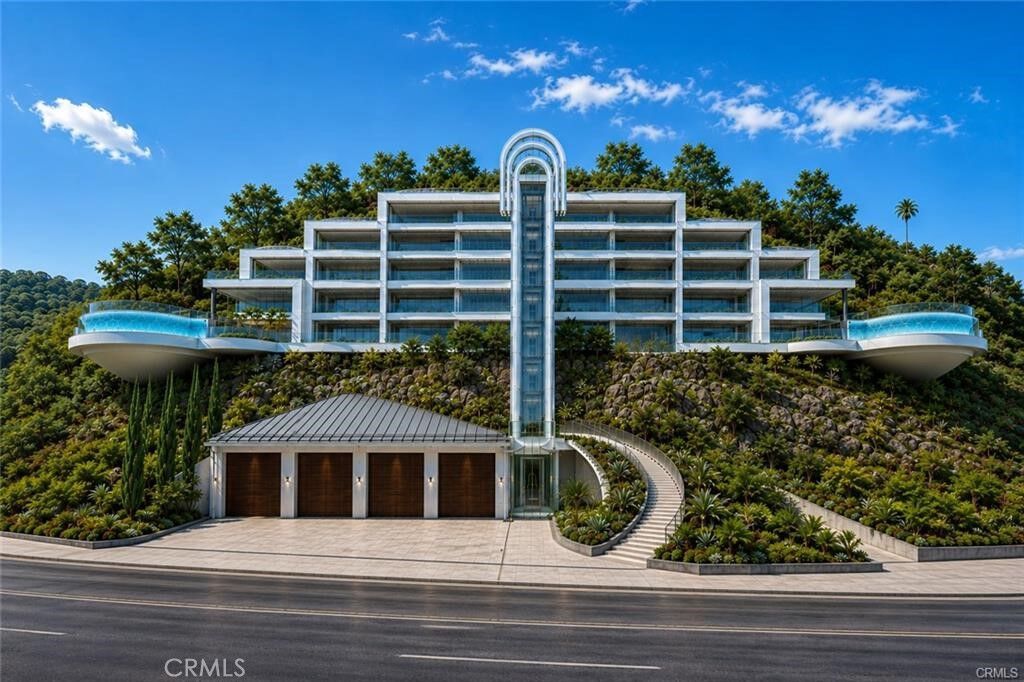 Property Photo:  8875 Thrasher Avenue  CA 90069 