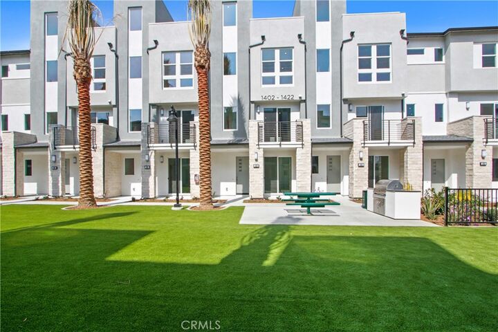 Property Photo:  1410 W Bushell Street  CA 92805 