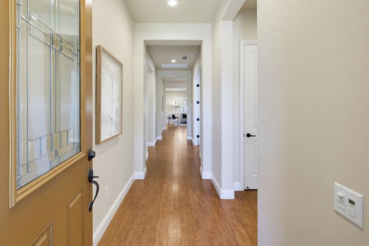 Property Photo: 333 Lixton Court CA 95747