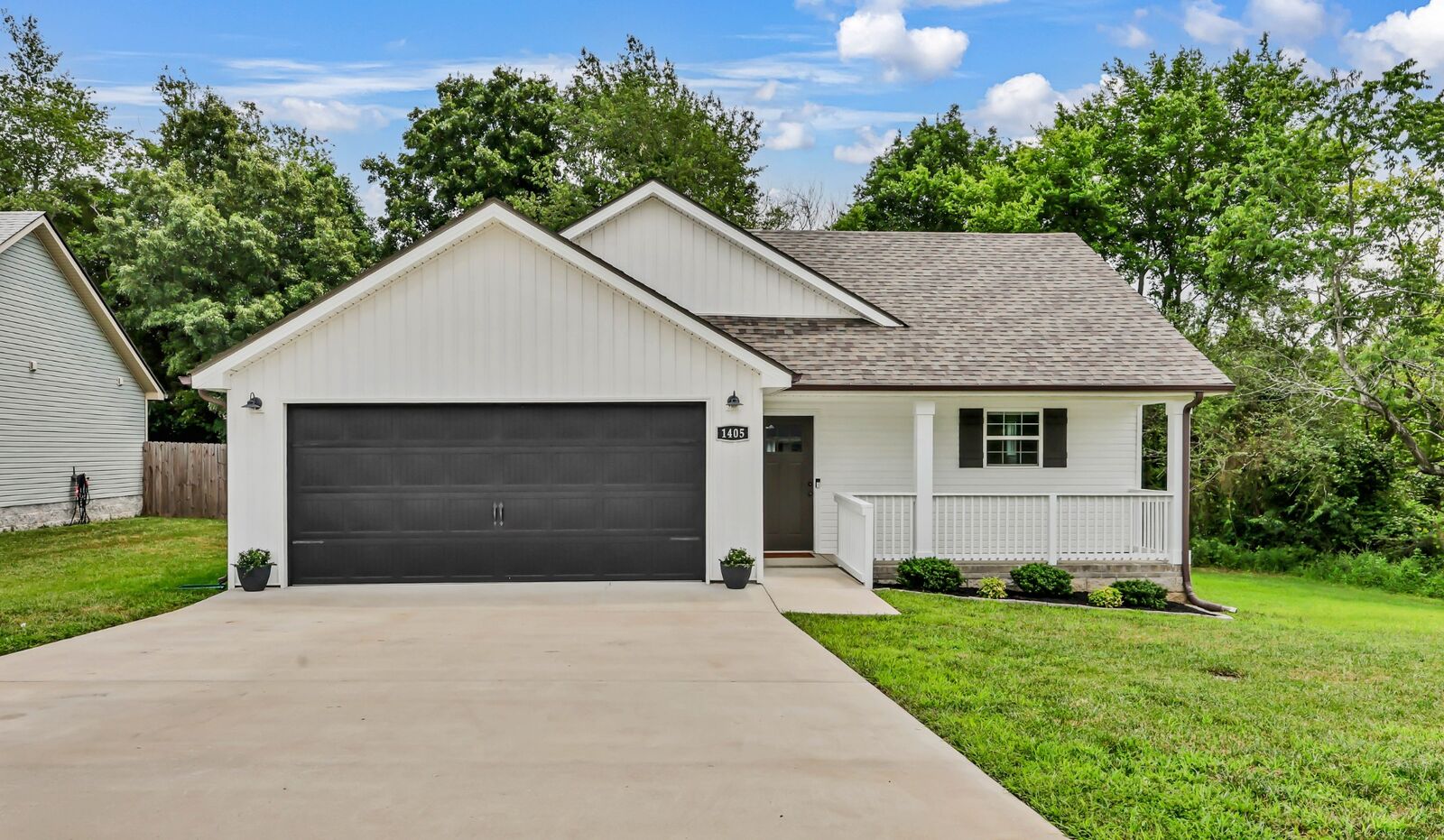 Property Photo:  1405 Fredrick Dr  TN 37042 