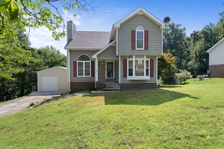 Property Photo: 827 Burton Trl TN 37010