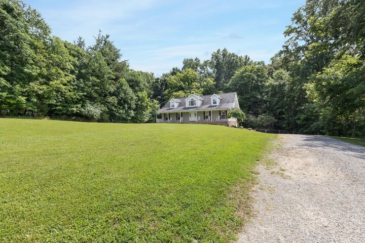 Property Photo: 5221 Grand View Ln TN 37146