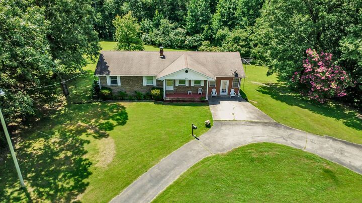 Property Photo: 931 Bumpus Mills Rd TN 37058